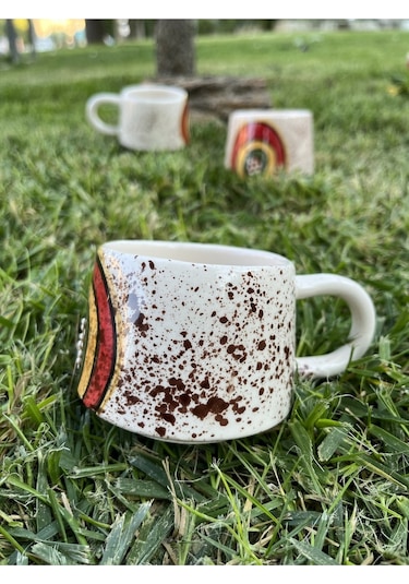 Püskürtme Detaylı Gökkuşağı Desenli 225 Ml Seramik Kupa