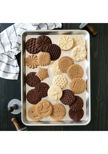 Nordicware Prism Orta Fırın Tepsisi 45 X 33 Cm - Paslanmaz Çelik