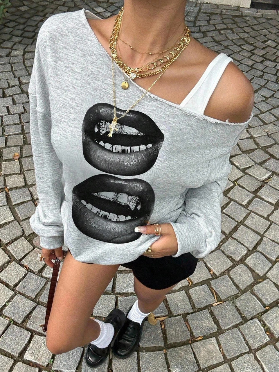 Kadın Gri Oversize Sweatshirt Baskılı Dudak Desenli, Sokak Stili, Rahat Kesim Gri