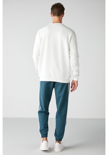 Travis  Erkek Yumuşacık Kumaşlı Regular Fit Yuvarlak Yakalı Beyaz Sweatshirt