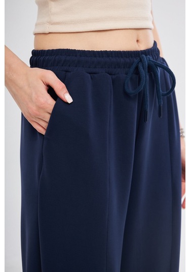 Haki Ultra Yumuşak, Dikiş Detaylı Havuç Kesim Bağcıklı Lastikli Bilek Boy Kadın Modal Pantolon Lacivert