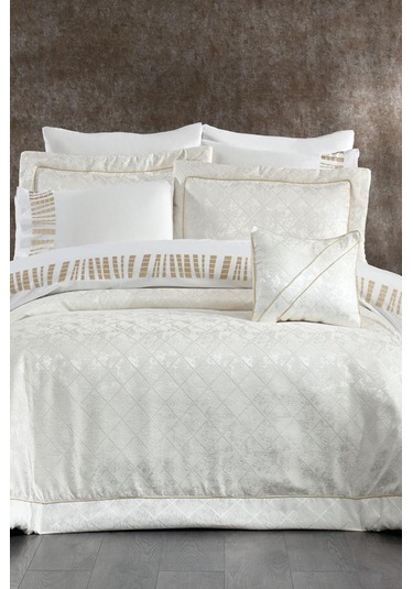 Beren Jakarlı 10 Parça Çeyiz Seti Krem Krem