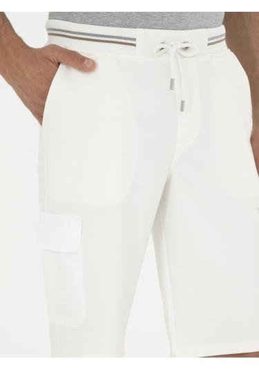 Cacharel Beyaz Slim Fit Kargo Cepli Şort