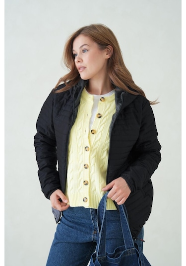 İçi Astarlı Su Ve Rüzgar Geçirmez Cepli Kapüşonlu Kadın Mont Siyah