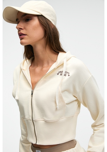 ELARA Kadın Metal Fermuarlı Nakışlı Kapüşonlu Crop Ekru Sweatshirt