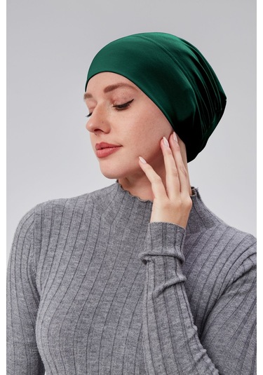 Kadın Tesettür Hazır Pratik Geçmeli Bone Lastikli Kaymaz Yeşil Zümrüt Yeşili