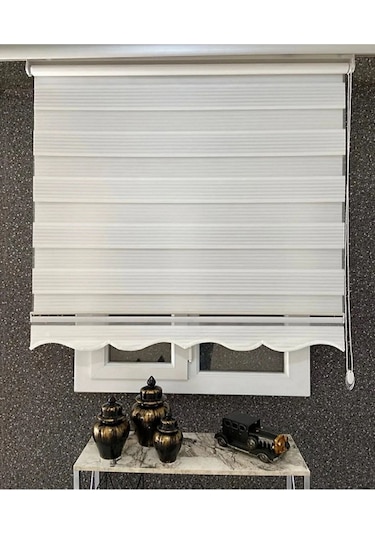 Geniş Plise Ekru Beyaz Eteği Dilimli Stor Zebra Güneşlik Perde Alüminyum Kasa, Metal Ayak Beyaz