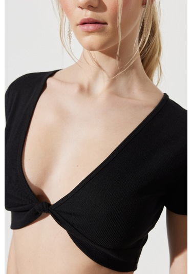 Regular Fit Normal Kesim V Yaka Siyah Crop Bluz Siyah
