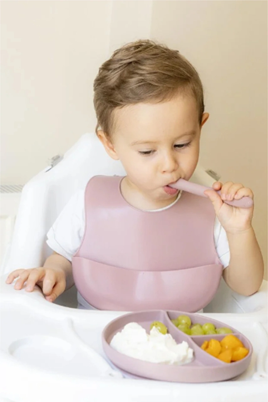 Pembe 3 Lü Silikon Yemek Seti Önlük + Diş Kaşıyıcılı Kaşık + Vakumlu Tabak Pembe