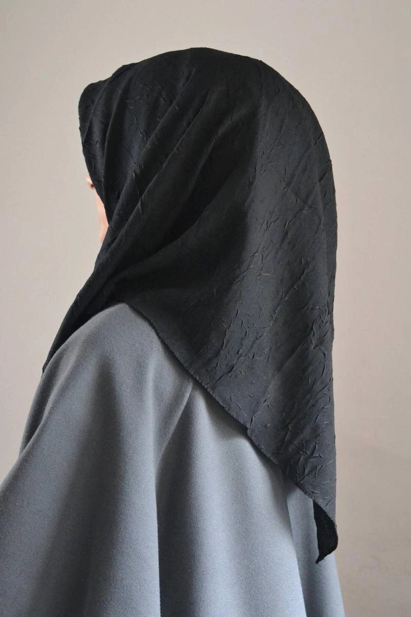 Bambu Kraş Eşarp 100x100 Cm Terletmez, Tok Ve Dik Duran, Dört Mevsim Kullanıma Uygun Siyah