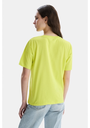 Ucla Sanchez Sarı Bisiklet Yaka Baskılı Standard Fit Kadın Tshirt Sarı