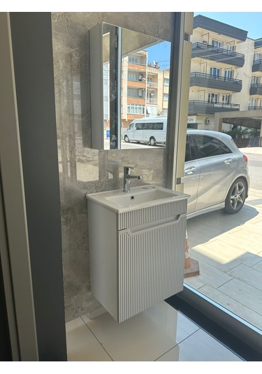 Banyo Dolabı Aynalı Cnc İşlemeli Membran Kapaklı 55 Cm Gri