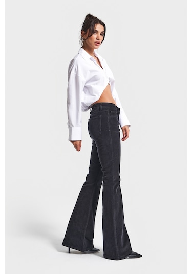 Itsbasic Kadın Siyah Renk 26w5-1 Low Waist Flare Fit İnce Fitilli Velvet Kadife Kumaş Pantolon