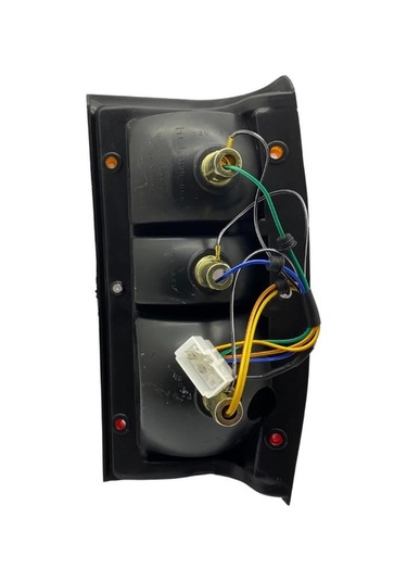 Stop Lambası Siyah Duylu Mıtsubıshı L200 1987 Sol