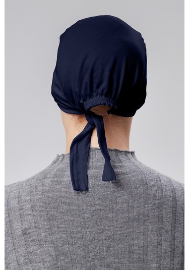 Kadın Tesettür Likralı Penye Dikişsiz Kaymaz Düz Bağlamalı Bone Lacivert