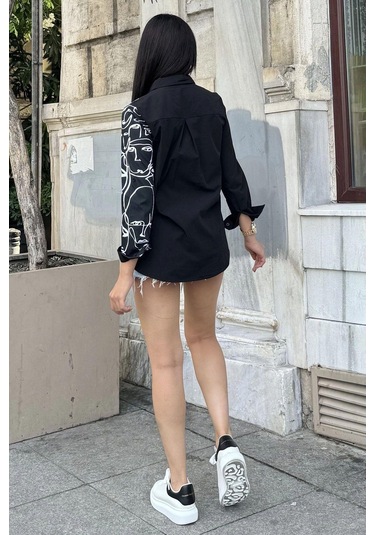 Kadın Siyah & Beyaz Desenli İki Renkli Uzun Kol Regular Kesim Standart Boy Gömlek Siyah - Beyaz Kadın Siyah & Beyaz Desenli İki Renkli Uzun Kol Regular Kesim Standart Boy Gömlek Siyah - Beyaz