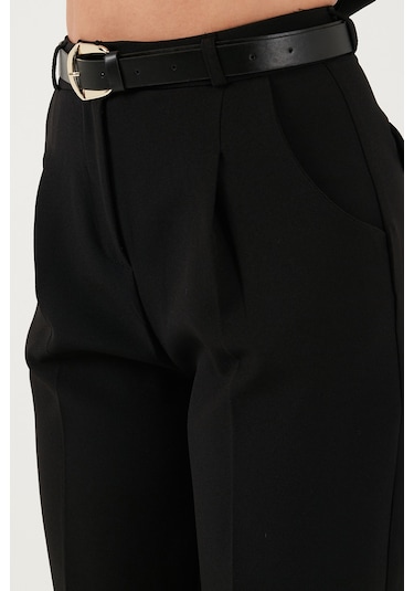 Lela Regular Fit Yüksek Bel Düz Paça Kemerli Bayan Pantolon 68350938 Siyah