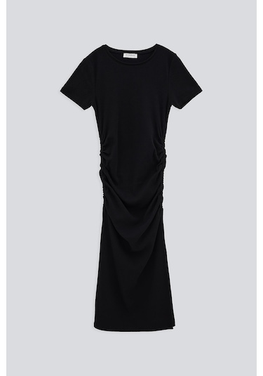 BÜZGÜLÜ MİDİ BOY KISA KOL ELBİSE SİYAH Siyah