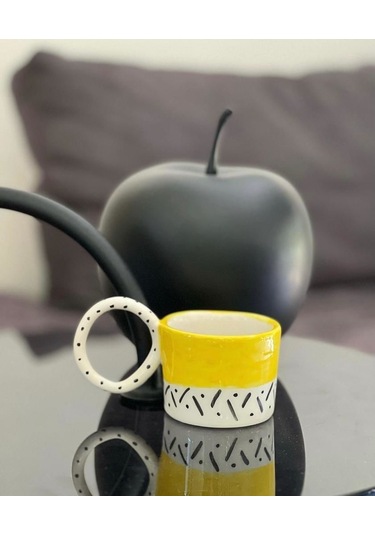 Sarı Noktalı Yuvarlak Kulplu Mug