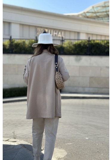 Kadın Krem Astarlı, Kruvaze Ceket Yaka, Tek Düğme, Rahat Kalıp, Fitilli Kaşe Kumaş Kaban Krem