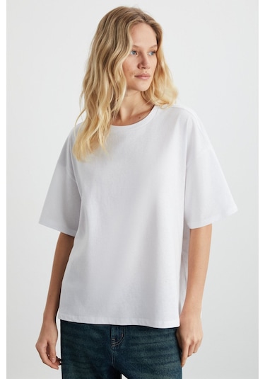 Lagertha Kadın %100 Organik Pamuklu Kalın Dokulu Oversize Fit Yuvarlak Yakalı Beyaz T-shirt