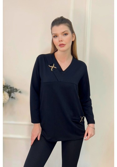 Yakası Toka Detaylı Parçalı Bluz Siyah