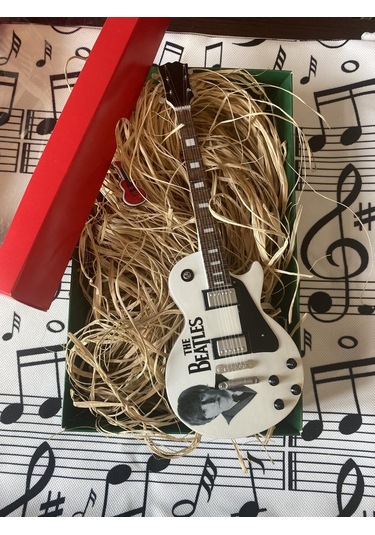 Elektro Gitar El Yapımı Ahşap Minyatür Hediyelik Biblo 25 Cm Les