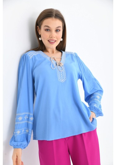 Kadın V Yaka Uzun Kol Nakış Detaylı Rahat Yazlık Bluz Indigo