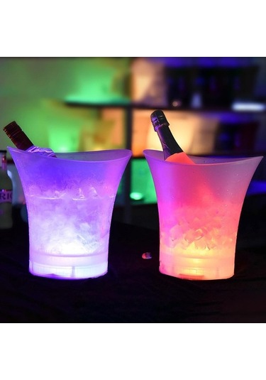 Pazly Çok Renkli Yeni Su Geçirmez Plastik Led Buz Kovası 5l Barlar Gece Kulüpleri 4 Renkli Led Işık Up Barlar Gece Partisi Şampanya Bira Kovası Çok Renkli