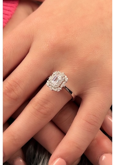 Fiyonk Kuyumculuk 14 Ayar Altın Kraliçe Baget Yüzük Beyaz 001