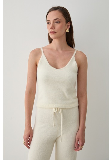 Ekru Yumoş Üçlü Takım Ekru