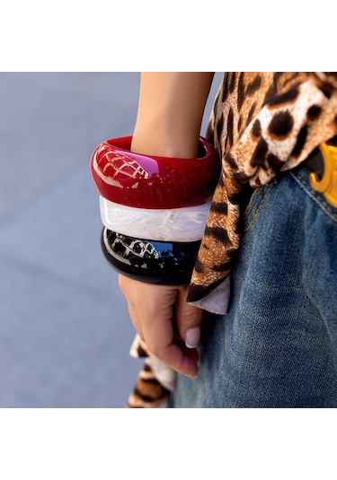 Abartılı İns Tarzı Yarı Saydam Renkli Geniş Bilezik Bilezik Kadınlar İçin Kişiselleştirilmiş Tasarım Solmayan Bilezik Diğer