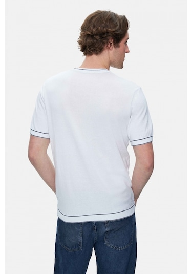 Fared Beyaz Bisiklet Yaka Triko Nakışlı Standard Fit Erkek Tshirt Beyaz