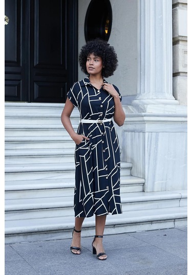 Kadın Desenli Yakalı Düşük Omuzlu Duble Kol Kemerli Midi Boy Elbise Deri Kemer Dahil -siyah Kareli Siyah Kareli Kadın Desenli Yakalı Düşük Omuzlu Duble Kol Kemerli Midi Boy Elbise Deri Kemer Dahil -siyah Kareli Siyah Kareli