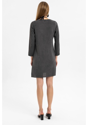 Gri İşlemeli Uzun Kollu Astarsız Pamuklu Kısa Elbise-gri