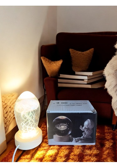 Ahşap Altlıklı Turkuaz Renk Işıklı Küre