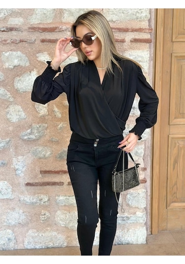 Soonaksesuar Kadın Uzun Kollu Dökümlü Kruvaze Yaka Kol Ucu Gipeli Sandy Bluz Siyah