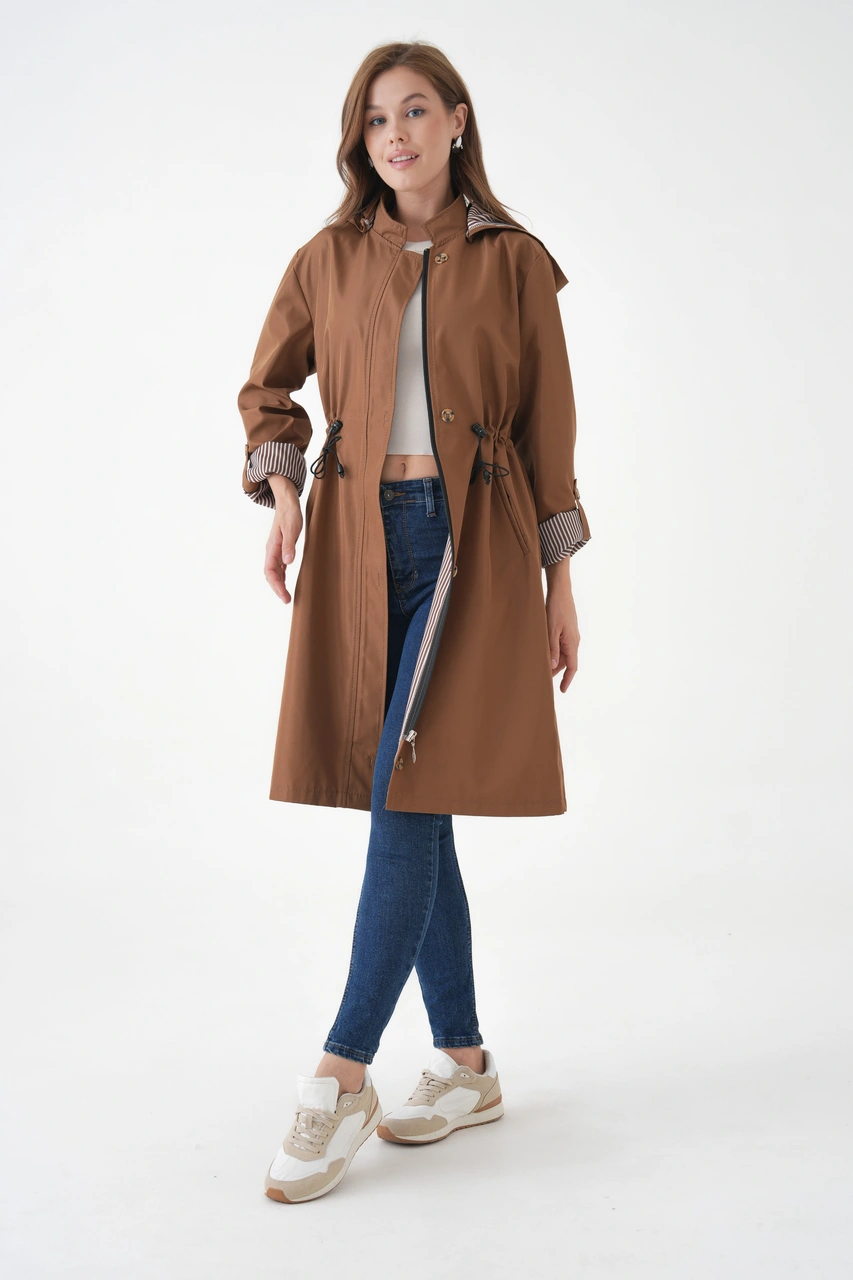 Kadın Rüzgar Ve Su Geçirmez Bondit Kumaş Çıkarılabilir Düğmeli Kapüşon Beli Tünelli Mevsimlik Trençkot Taba Kadın Rüzgar Ve Su Geçirmez Bondit Kumaş Çıkarılabilir Düğmeli Kapüşon Beli Tünelli Mevsimlik Trençkot Taba