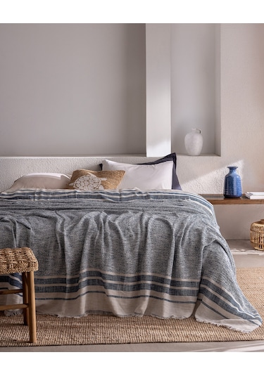 Madame Coco Castillones Çift Kişilik Pamuklu Yatak Örtüsü - Lacivert/ekru 8684427228791 Çok Renkli