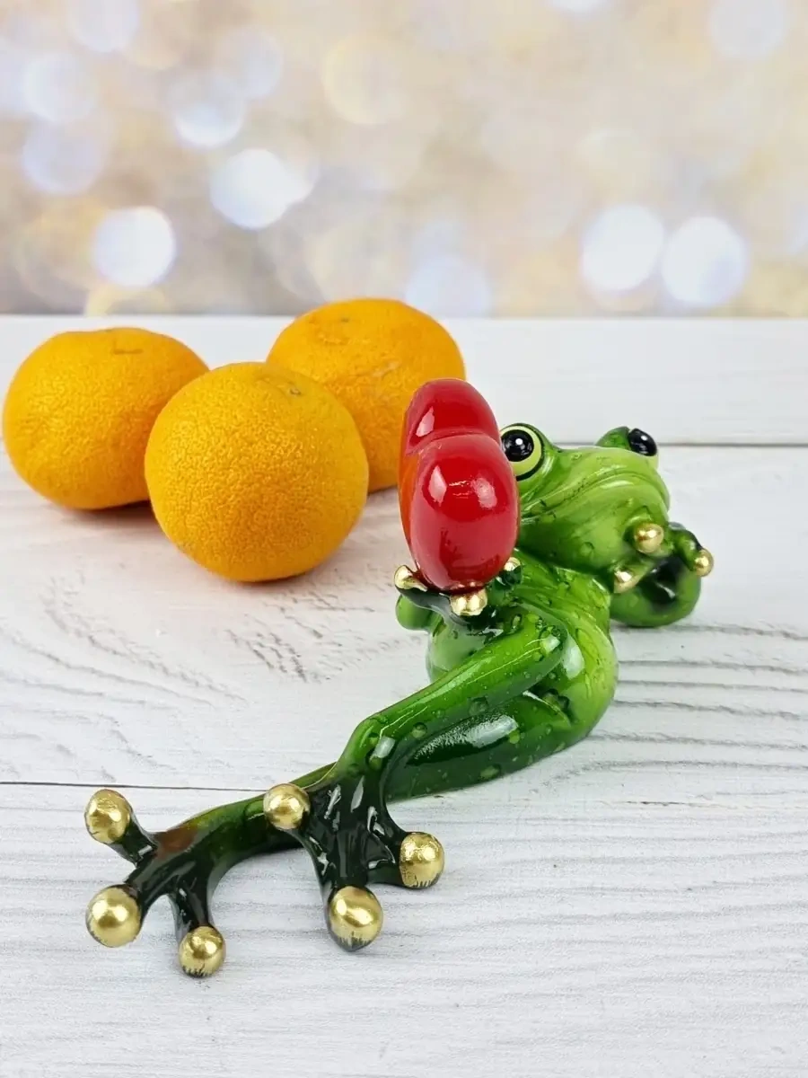 Podarok52 Kurbağa Kalpli Souvenir Figürü 46430654