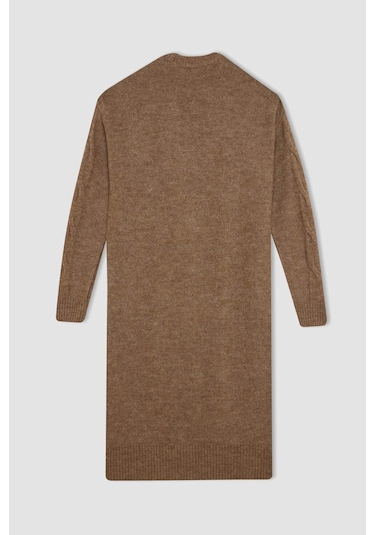 DeFacto Regular Fit Bisiklet Yaka Saç Örüg Desenli Basic Düz Uzun Kollu Maxi Triko Elbise Y2073AZ24WNBN551 Kahve