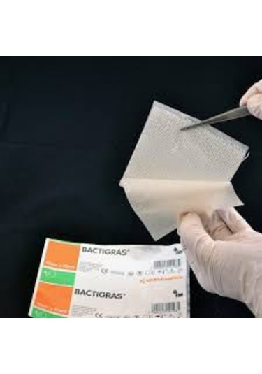 Smith&Nephew Bactigras Parafinli Tül Sargı Yara Bakım Örtüsü 15 x 20 CM 5 Adet