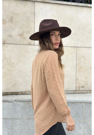 Kadın Camel Uzun Truvakar Kol, Öpücük Yaka, Ponponlu Kumaş Basic Kesim Bluz - Tesettüre Uygun Taba