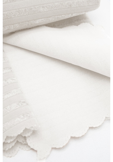 Kaymaz Taban Süngerli Kadife Koltuk - Çekyat Örtüsü 170x210 - Kre Krem