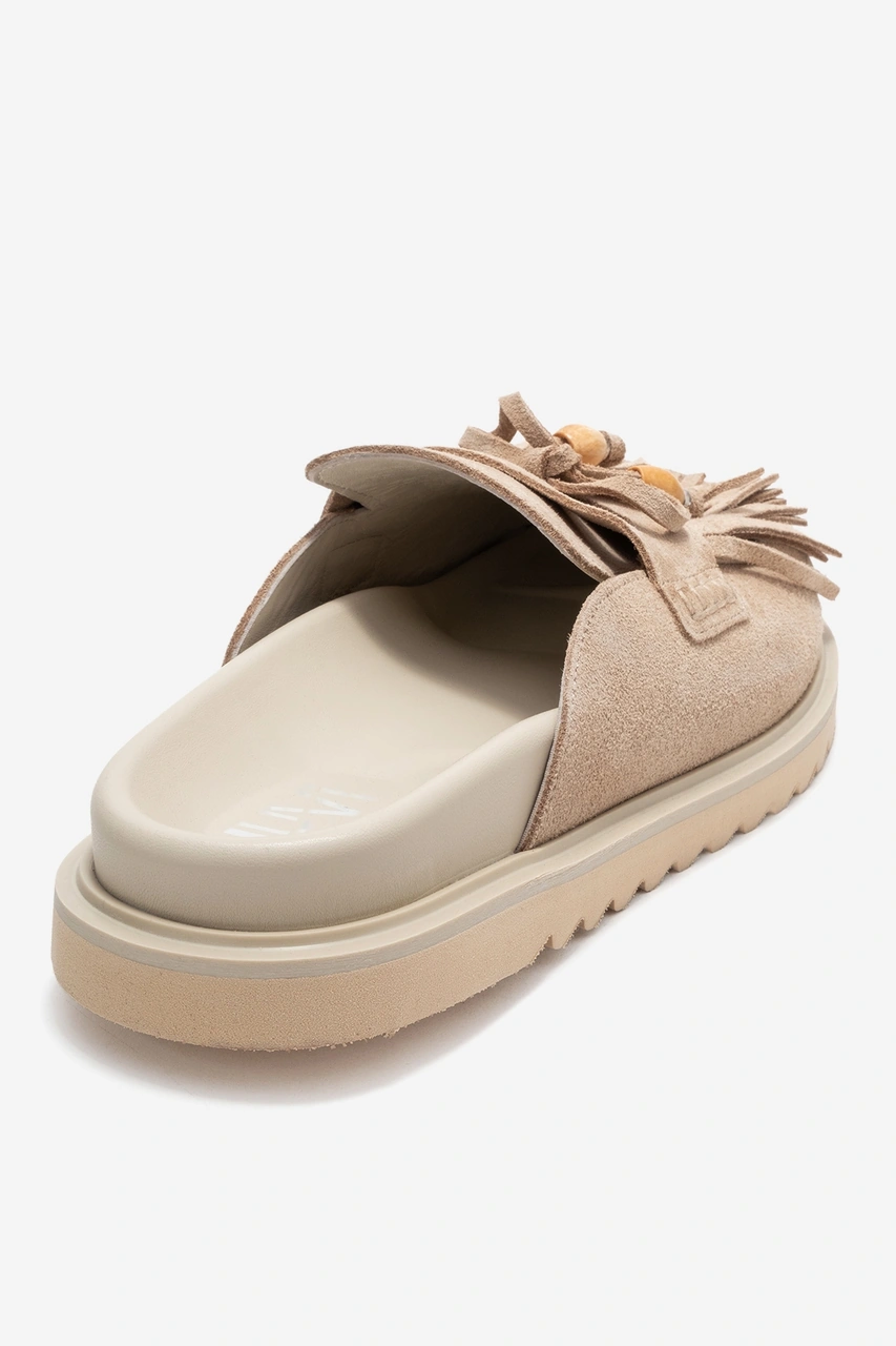 Carol Bej Süet Püsküllü Hakiki Deri Kadın Burnu Kapalı Terlik Bej