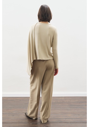 Şal Detaylı Dökümlü Bluz Taş Taş