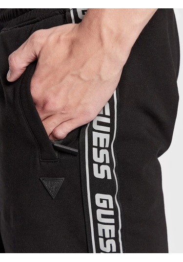 Guess Erkek Logo Şeritli Siyah Şort Siyah