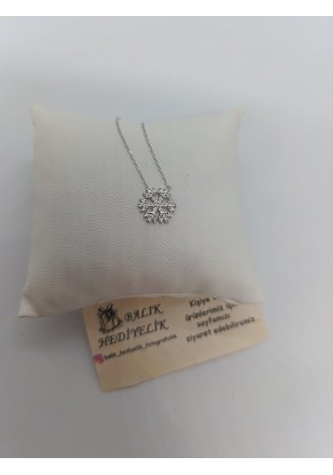 925 Ayar Gümüş Kolye Hediye Kutulu Kar Tanesi Modeli -1006