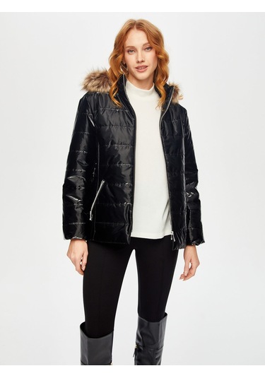 Kürk Kapüşonlu Parlak Kapitone Mont 69442 U6944210 Siyah