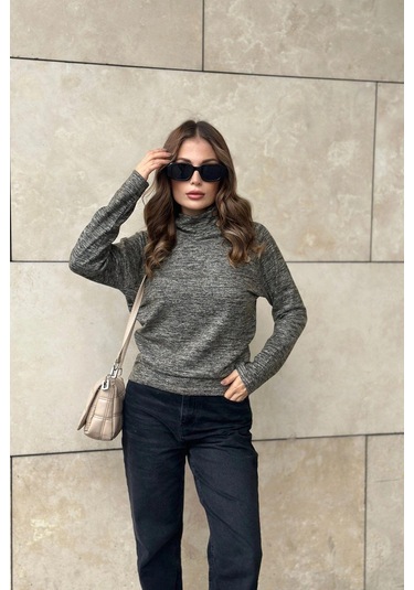 Kadın Haki Kendinden Desenli, Yumoş Kumaş, Uzun Kol, Düğme Detaylı, Boğazlı Bluz Haki